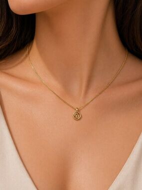 Christian Dior Gold Interlocking Circle Pendant Necklace - Women